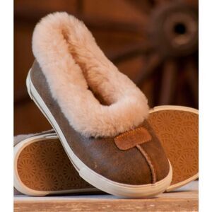 UGG Rylan slipper shoe sz 8, $138